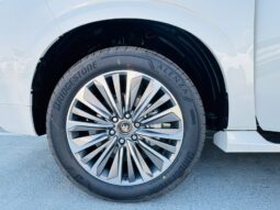 
										Infiniti QX80 full									