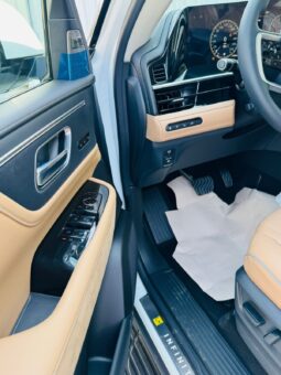 
										Infiniti QX80 full									