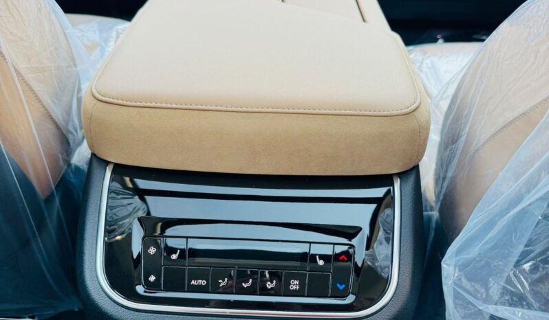 
								Infiniti QX80 full									